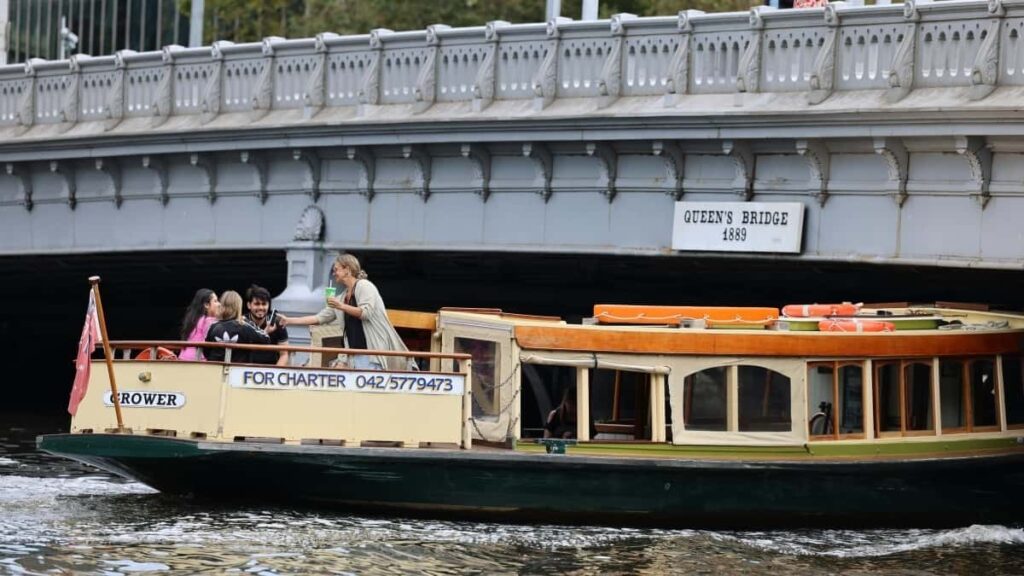 Gyakorlati utmutato magyar hirdetoknek: hogyan talalj, szurj es aktivalj Indonezia Lazada-createreit mobiljatek-inditasokhoz; taktikak, partnerforrasok es lokalis trendek 2025 oktober.