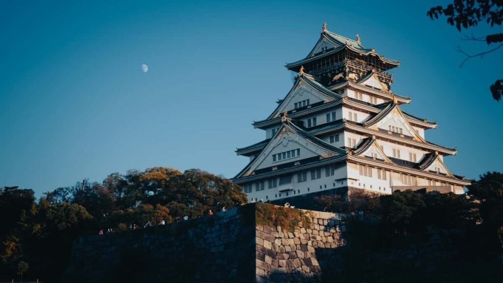 Gyakorlati utmutato magyar kreatoroknak: hogyan talalj es targyalj olasz Etsy-markakkal fix dijas egyuttmukodesert lepesrol lepesre, mint egy helyi ugynok.