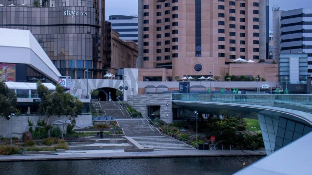 Gyakorlati, lepesrol-lepesre utmutato magyar alkotoknak: hogyan talald meg es szerzodj mongol markakkal SoundCloudon produktivitasi guide-okhoz.