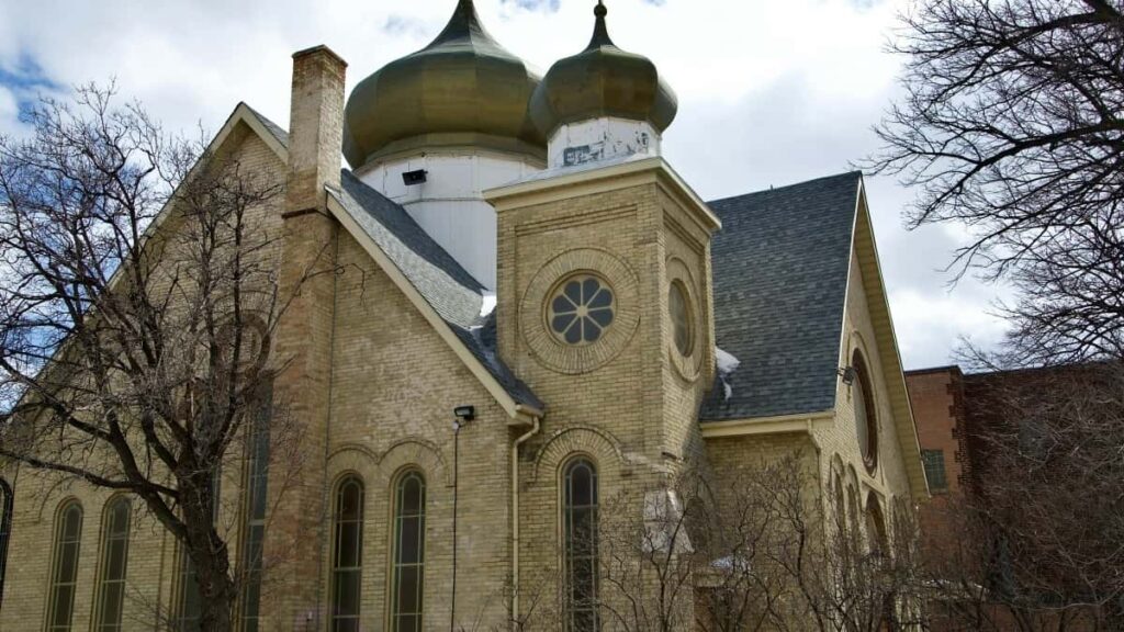 Gyakorlati, lepesrol-lepesre utmutato magyar alkotoknak: hogyan erd el svajci markakat HBO Max megjelenes, unboxing es testimonial klipek keszitesehez.