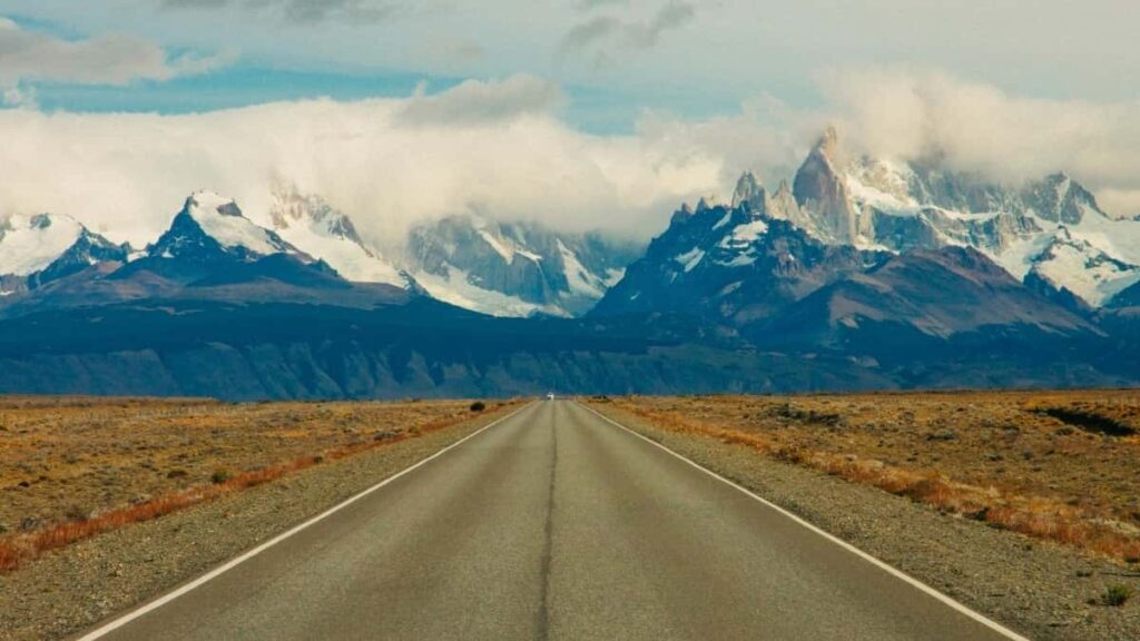 Gyakorlati utmutato magyar hirdetoknek: hogyan talalj izlandi Hulu-kreatorokat, akik szezonalis divattrendeket mutatnak be tippek, platform-osszehasonlitas es partnerkereses.