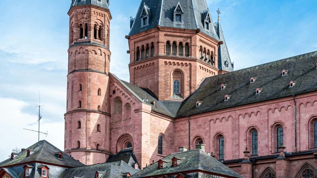 Gyakorlati utmutato hirdetoknek: hogyan talalj Jordanbol szarmazo Telegram-alkotokat, es epits kozos termekvonalakat felso kategorias kreatorokkal.