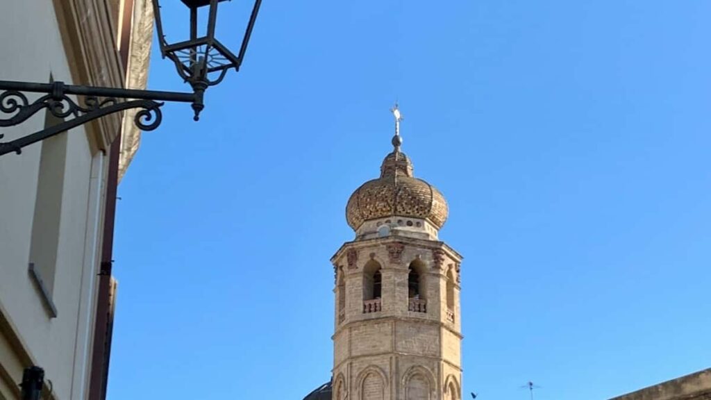 Gyakorlati utmutato magyar kreatoroknak: hogyan epits kapcsolatot orosz markakkal Apple Musicon, es hogyan futtass szabalyos, hatekony nyeremenyjatekot a kozonseg bevonasara.