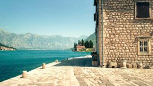 Gyors, gyakorlati utmutato magyar alkotoknak: hogyan talald meg es szolitsd meg EszakMacedon markakat Lazadan, hogy hiteles utazasi tervezo tartalmakat keszits helyi taktikak es peldak.