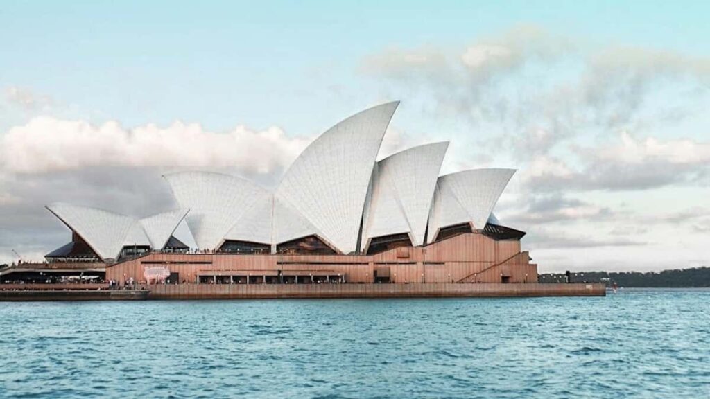 Gyakorlati utmutato magyar hirdetoknek: hogyan talalj Laos-i Viber-creatort, merd a hatast es noveld a termek lathatosagat creator-expozicioval.