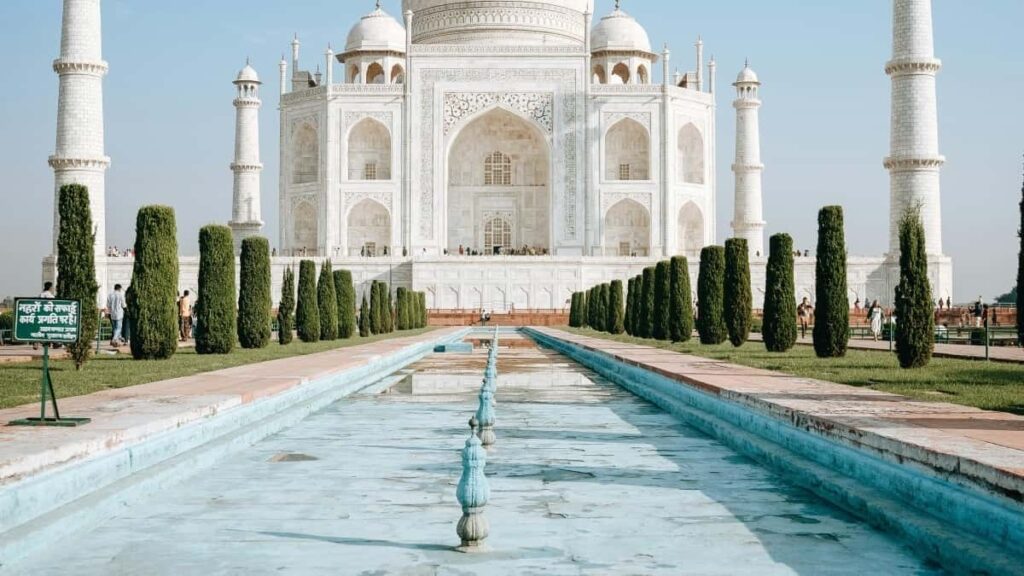 Gyakorlati utmutato magyar hirdetoknek: hogyan talalj es dolgozz egyutt Iranra fokuszalo WeChat-kreatorokkal, hogy noveld a turisztikai celpontok ismertseget a kinai piac fele.