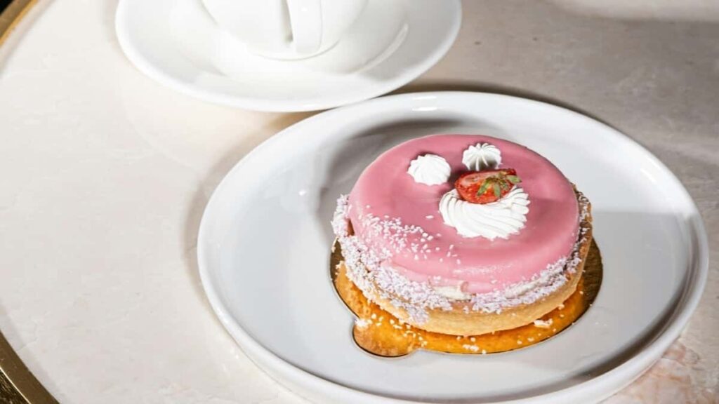 Gyakorlati, lepesrol-lepesre utmutato magyar tartalomkeszitoknek: hogyan szurd ki es szolitsd meg a Szlovakiaban megjeleno HBO Max-hoz kapcsolodo markakat ugyfelvelemeny videokert.