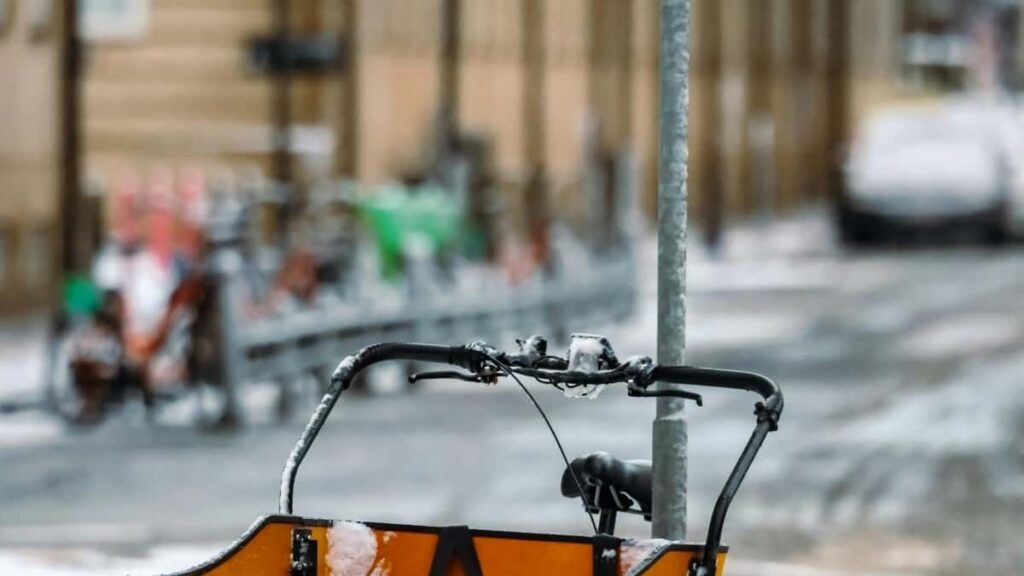 Gyakorlati utmutato magyar hirdetoknek: hogyan azonosits, megkeress es egyuttmukodj sved Reddit-creatorkkal termekvonalakhoz, lokalis strategiakkal es kockazatkezelessel.